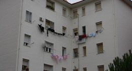 Lorca quiere mejorar su aspecto. Así que multará con hasta 1.500 euros a quienes tiendan ropa en los balcones