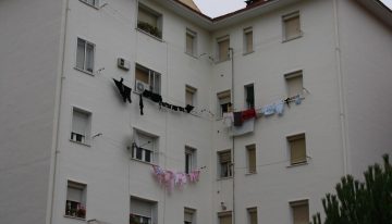 Lorca quiere mejorar su aspecto. Así que multará con hasta 1.500 euros a quienes tiendan ropa en los balcones