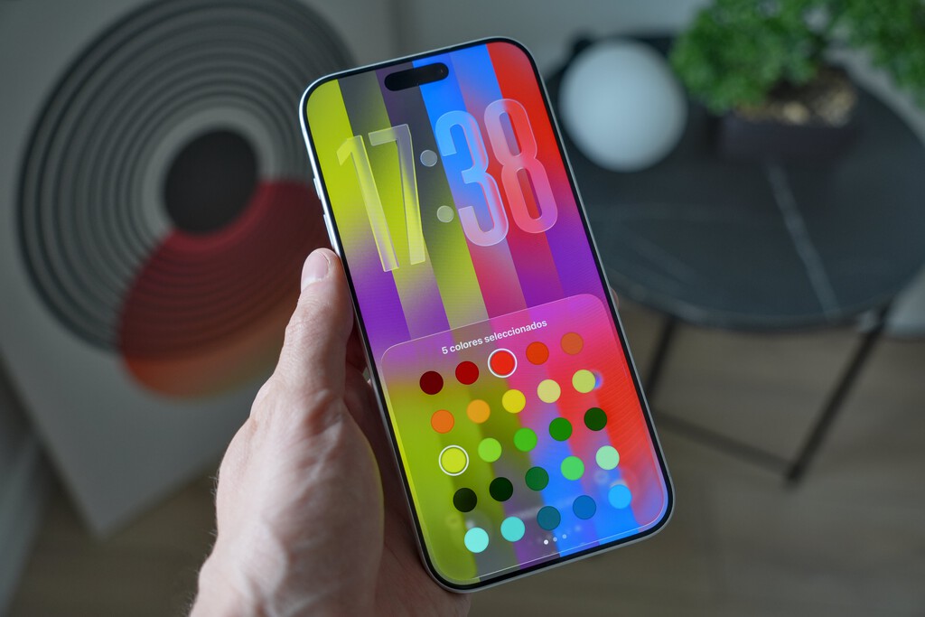 Ni uno, ni dos: iOS 26.5 estrena once fondos de pantalla y un creador a medida para tu iPhone