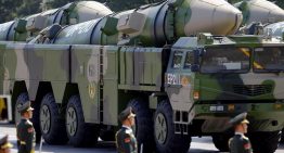 China está fabricando misiles a una velocidad sin precedentes. Y el objetivo final no es Taiwán, es otra isla a 3.000 km