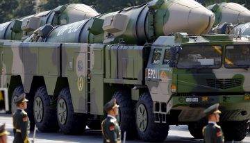 China está fabricando misiles a una velocidad sin precedentes. Y el objetivo final no es Taiwán, es otra isla a 3.000 km