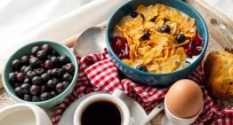 ¿Desayunar nada más despertar o esperar un par de horas? Esto es lo que dice la ciencia sobre el momento perfecto
