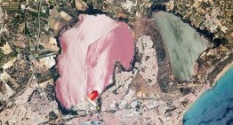 La NASA ha mirado a Torrevieja desde el espacio y ha visto una enorme masa de agua rosa esencial para encontrar vida en Marte