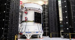 Si la pregunta es qué hace el módulo europeo de Orion entre altavoces gigantes, la respuesta son pruebas extremas de la NASA