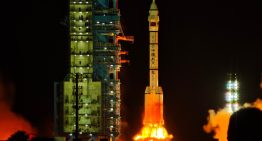 En su ambición espacial, China está a las puertas de dar un paso crítico: poner a un astronauta a «vivir» un año en órbita