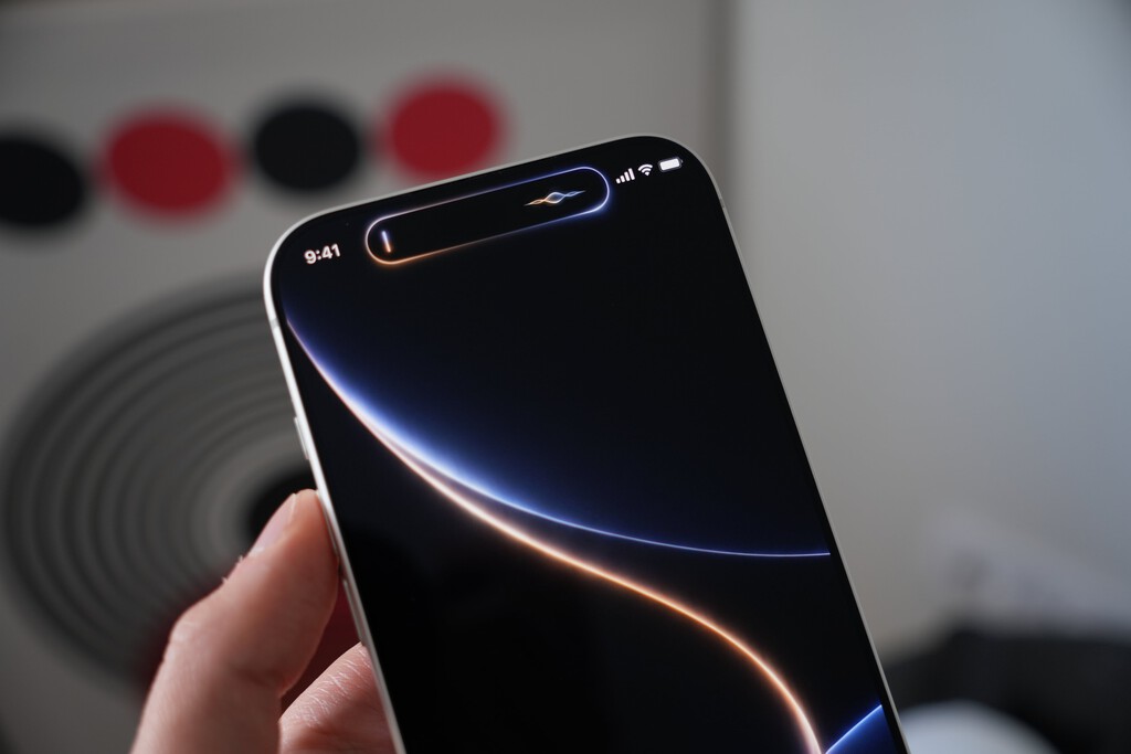 Dará igual cómo tengas configurado en el iPhone: las filtraciones sobre la nueva Siri apuntan a que nos obligará a usarla "a oscuras" 