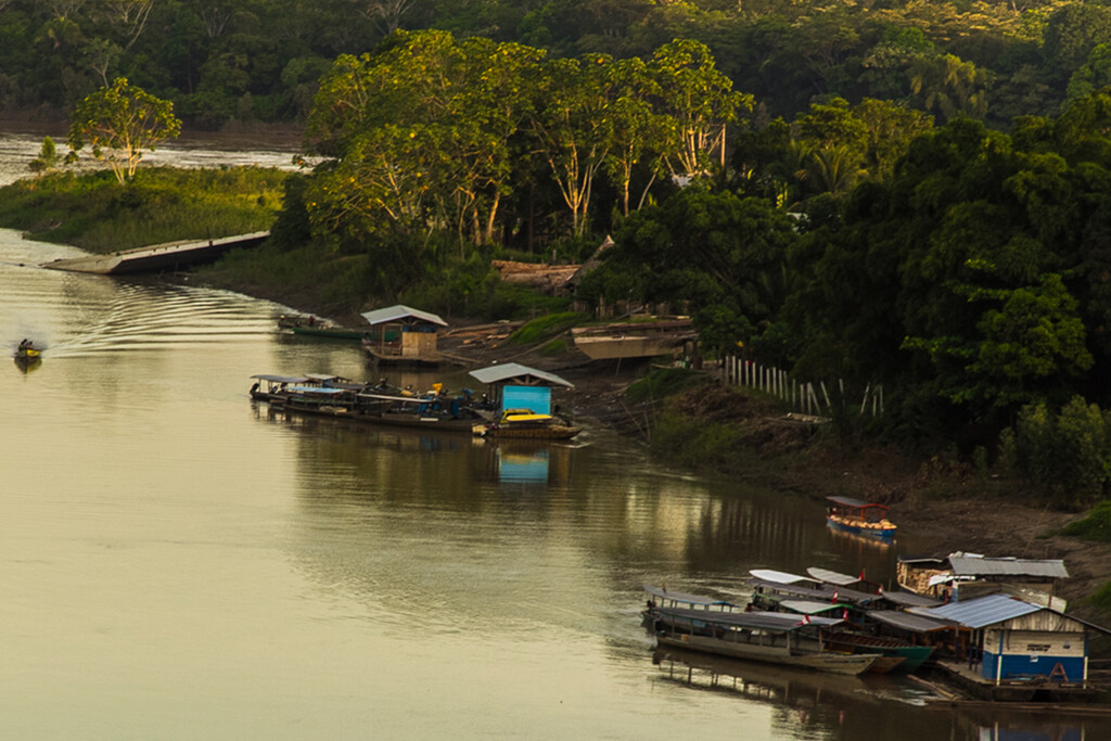 Destruir la Amazonía con permiso del Estado: el absurdo burocrático detrás de la contaminación por mercurio 