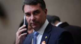 Un audio revela la cercanía de Flávio Bolsonaro a un banquero preso por un megafraude en Brasil