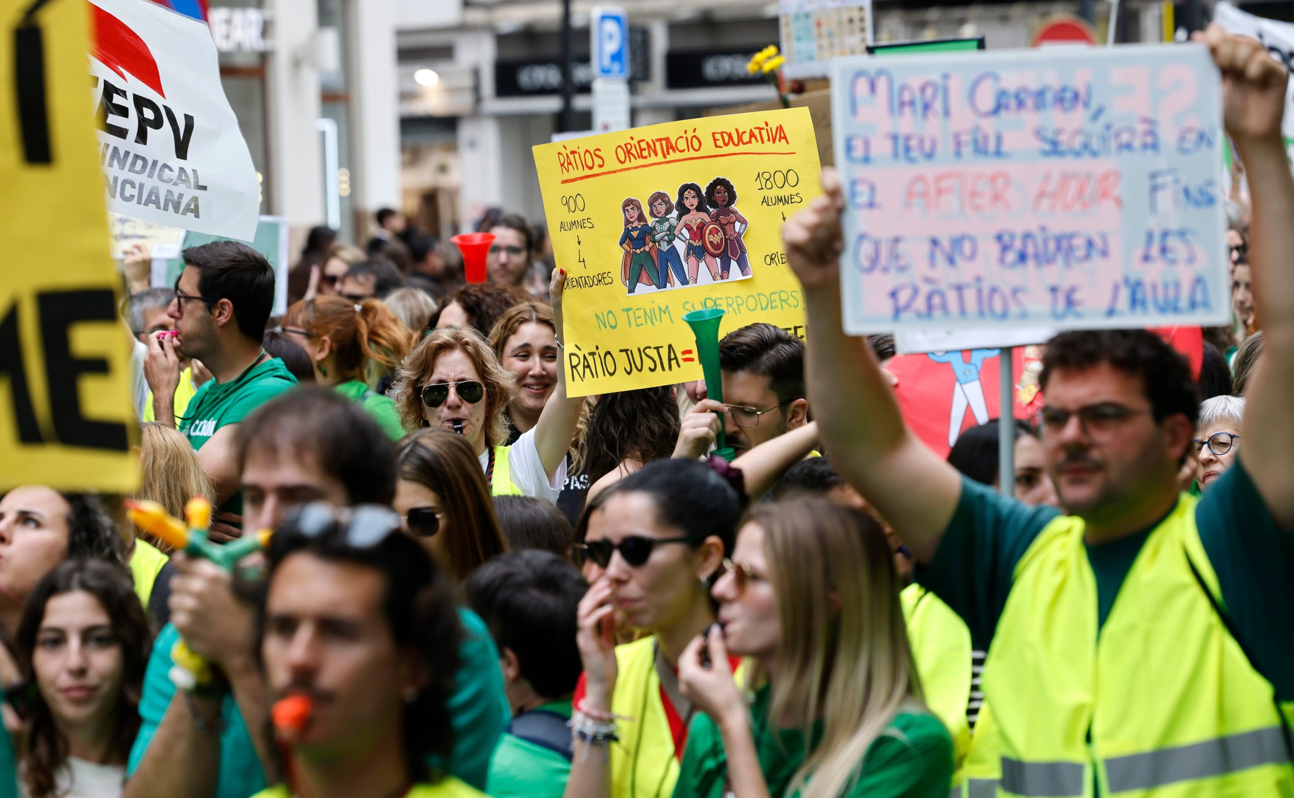 Manifestación del profesorado de la Comunidad Valenciana, este viernes en Valencia.