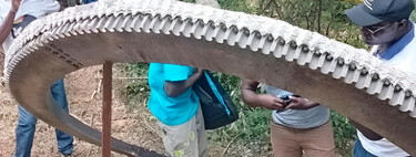 Un anillo metálico de media tonelada cayó del cielo en Kenia. Más de un año después seguimos sin saber de dónde vino