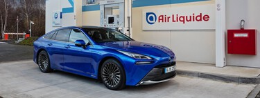 Toyota quería hacer del hidrógeno su tecnología estrella y la alternativa al coche eléctrico. Ya dudan de que sea posible 
