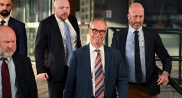 Los primeros resultados de las elecciones municipales de Inglaterra apuntan al auge de la ultraderecha de Farage