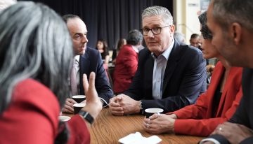 Starmer se niega a dimitir tras el hundimiento del laborismo en las eleccciones municipales y autonómicas del Reino Unido