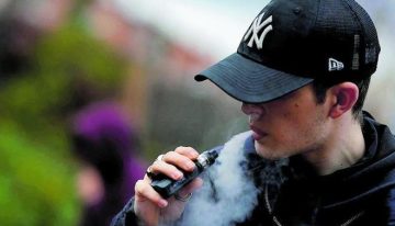 Los oncólogos alertan de que los adolescentes españoles vapean más que los europeos