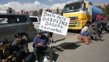Paz se enfrenta a una huelga del transporte público en Bolivia por la gasolina de mala calidad