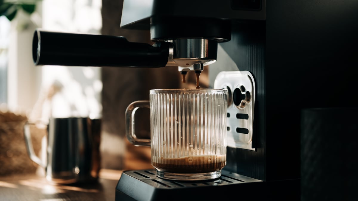 Esta cafetera barata de Amazon es la más vendida para hacer café expreso en casa.