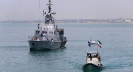 Última hora de la guerra de Estados Unidos e Israel contra Irán, en directo | Trump asegura que mantiene en vigor la tregua y el diálogo con Irán tras el intercambio de fuego en Ormuz