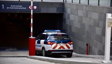 Detenidos tres policías canadienses por una agresión sexual a una prostituta en un taxi en Barcelona