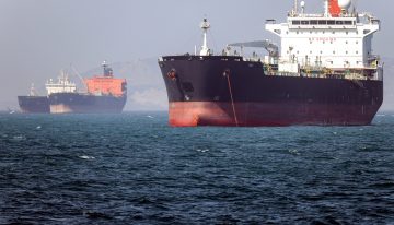 Irán abre la mano en Ormuz a los petroleros asiáticos coincidiendo con la visita de Trump a Xi