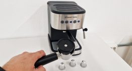 Pruebo la cafetera de Russell Hobbs que funciona con café molido y cápsulas (y es más barata de lo que parece)