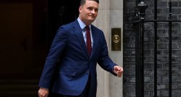 El ministro británico de Sanidad, Wes Streeting, dimite para acelerar el reemplazo de Starmer