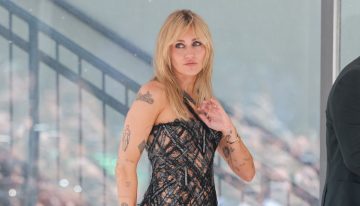 Miley Cyrus: un vestido desgarrado y amigas famosas para descubrir su estrella en el Paseo de la Fama