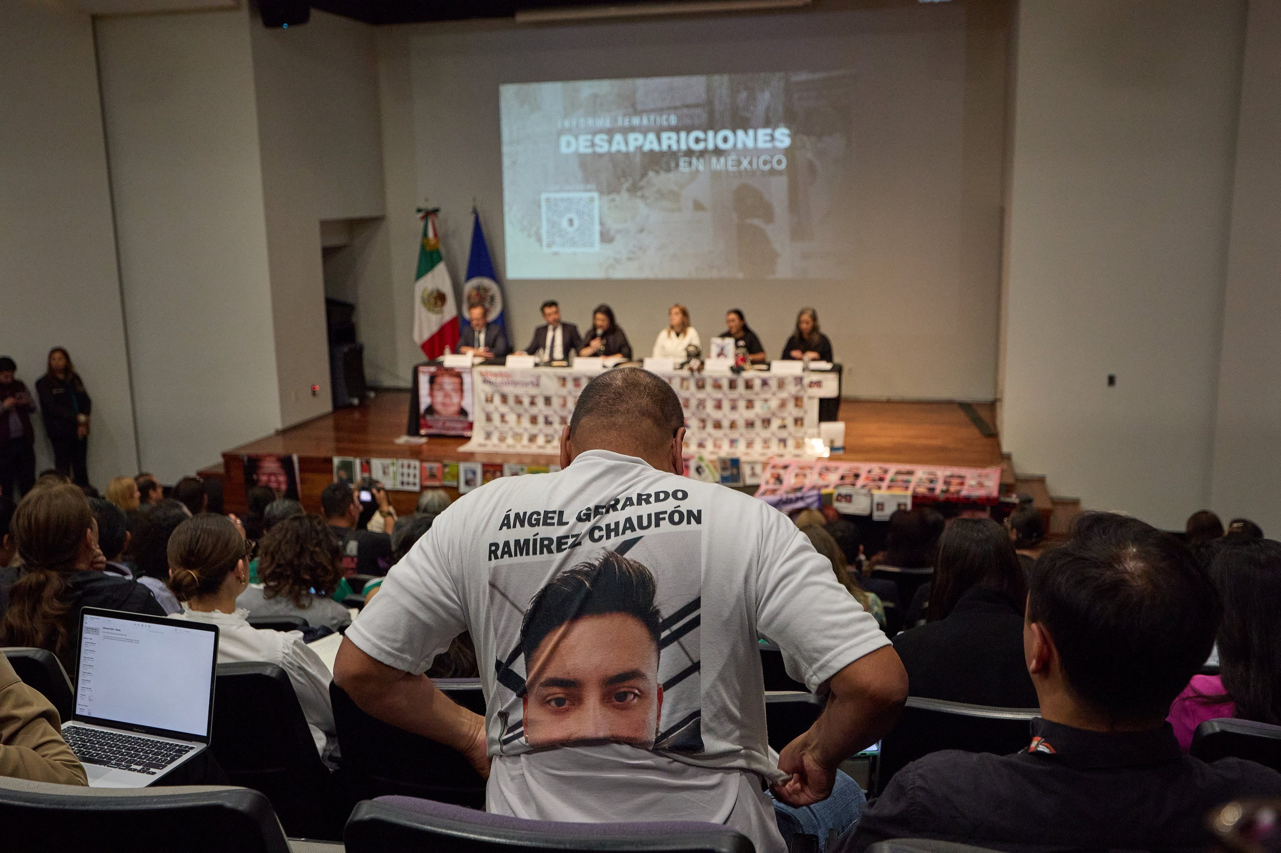 Familiar de una persona desaparecida en el informe de CIDH, Ciudad de México, leste lunes.