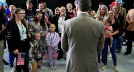 Trump eleva en 10.000 el cupo de refugiados admitidos, pero solo para los sudafricanos blancos