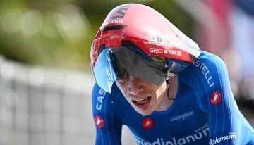 Ganna conquista la gran crono del Giro y Vingegaard pincha en su asalto a la ‘maglia’ rosa