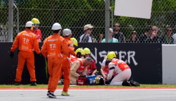Un espeluznante accidente en el GP de Catalunya de MotoGP termina con Alex Márquez en el hospital