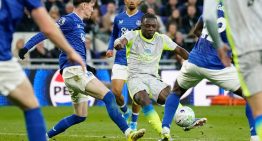 La hazaña de Doku enmienda el desastre de Guéhi en el City, que empata contra el Everton