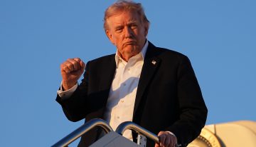 Estados Unidos movilizará a destructores, aviones y 15.000 soldados para guiar a barcos atrapados en Ormuz