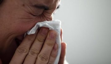Repunte de resfriados comunes en plena subida de temperaturas: el rinovirus es el que más circula