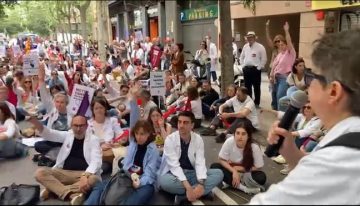 Metges de Catalunya avisa de que 38 servicios de hospitales no harán horas extra a partir de junio para forzar a Salut a negociar