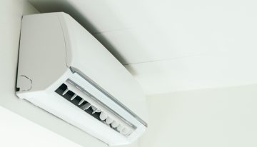 El aire acondicionado en verano tiene un doble rasero de medir: nos refresca pero nos da tortícolis
