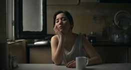 Pensábamos que el problema del insomnio estaba en el pantalla del móvil. La ciencia apunta al inofensivo café de las cinco de la tarde