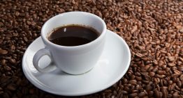 El café no te da energía, solo te la presta: esto es lo que le hace realmente la cafeína a tu cerebro