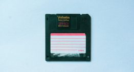 En plena era de la IA hay quien defiende una idea radical: que el software siga cabiendo en un disquete