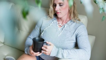 El escudo invisible de los estrógenos: un macroestudio confirma que la menopausia temprana dispara el riesgo de infarto e ictus