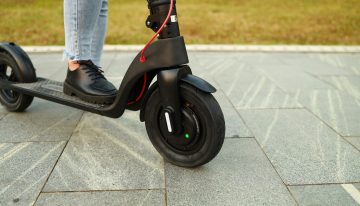 A 104 km/h por Benidorm: la Policía intercepta un patinete eléctrico modificado tras una persecución de cine
