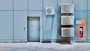 La gran pregunta en mitad de este calor terrible es si dejamos el aire acondicionado encendido o lo apagamos y lo volvemos a encender