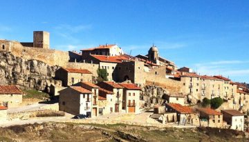 Puertomingalvo, el pueblo de Teruel de 130 habitantes que lleva más de un año sin camas libres para el eclipse
