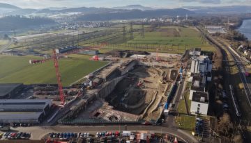 Suiza está excavando un foso de 27 metros de profundidad y más largo que dos campos de fútbol: todo para una batería gigante