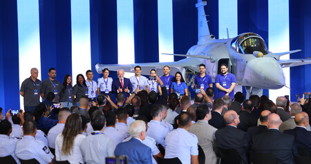 Embraer Saab And The Brazilian Air Force Unveiled The First Gripen E Fighter Produced In Brazil 3
