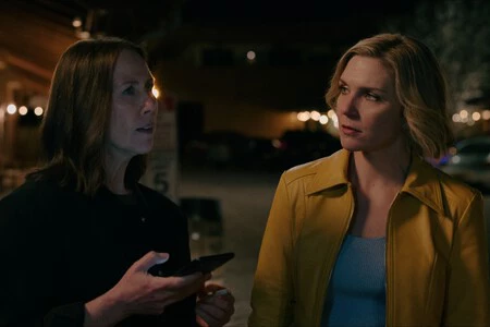 Miriam Shor Y Rhea Seehorn En Pluribus