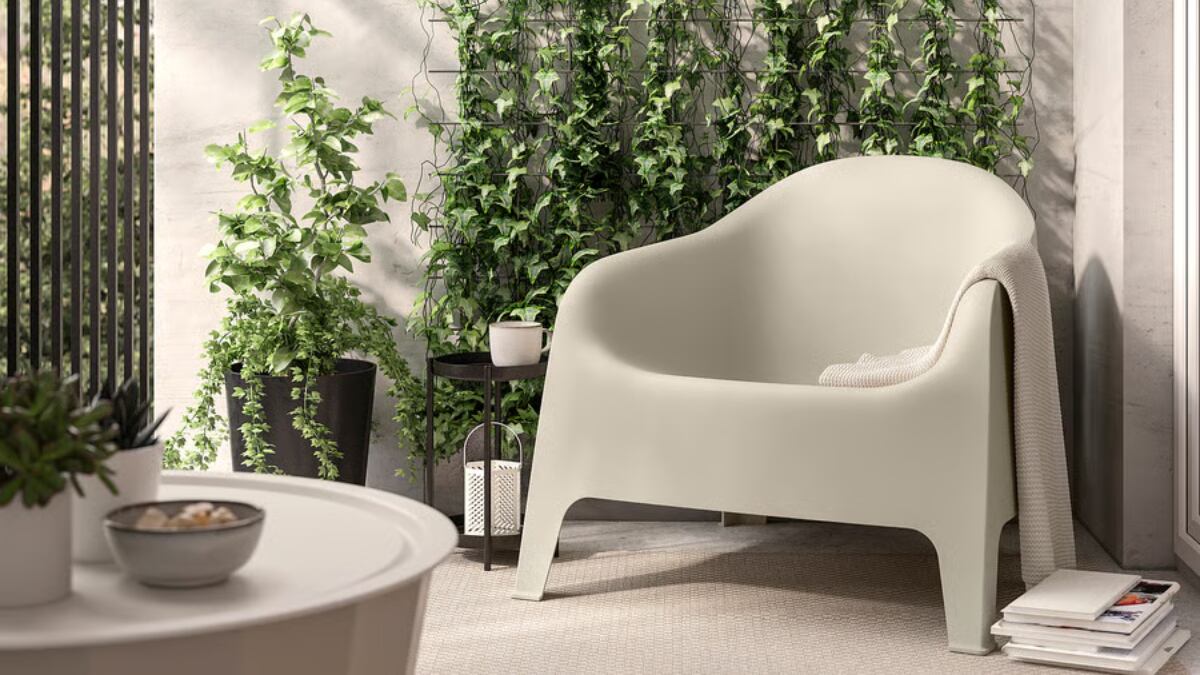 Desde un sillón de exterior hasta un suelo laminado: ofertas de Ikea durante todo junio.