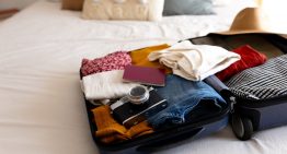 Cómo crear una maleta cápsula de verano con solo 10 prendas