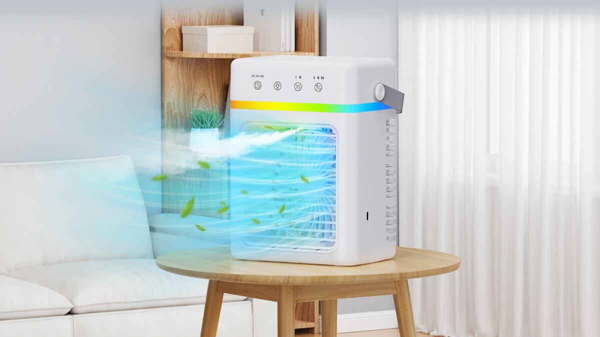 Este aire acondicionado tiene un tamaño compacto e integra luces.