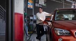 El diésel se abarata en España hasta el precio más bajo desde el inicio de la guerra en Irán