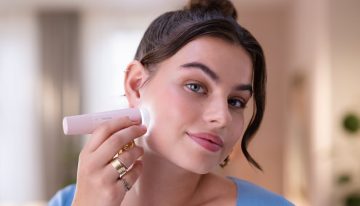 La depiladora facial de Philips que no para de venderse en Amazon: cabe en tu bolso, incluye luz led y está en oferta